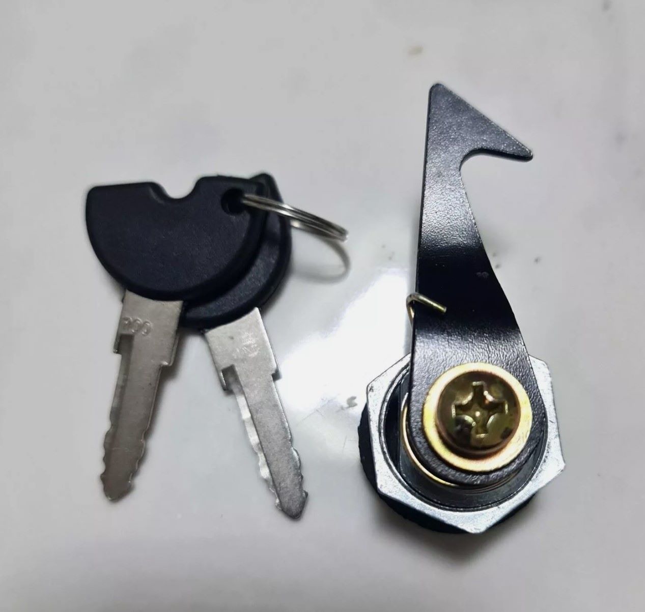 TopBox Lock and Keys Lock + 2 Keys Motorcycle Luggage Motorbike Hook 65mm Long BK