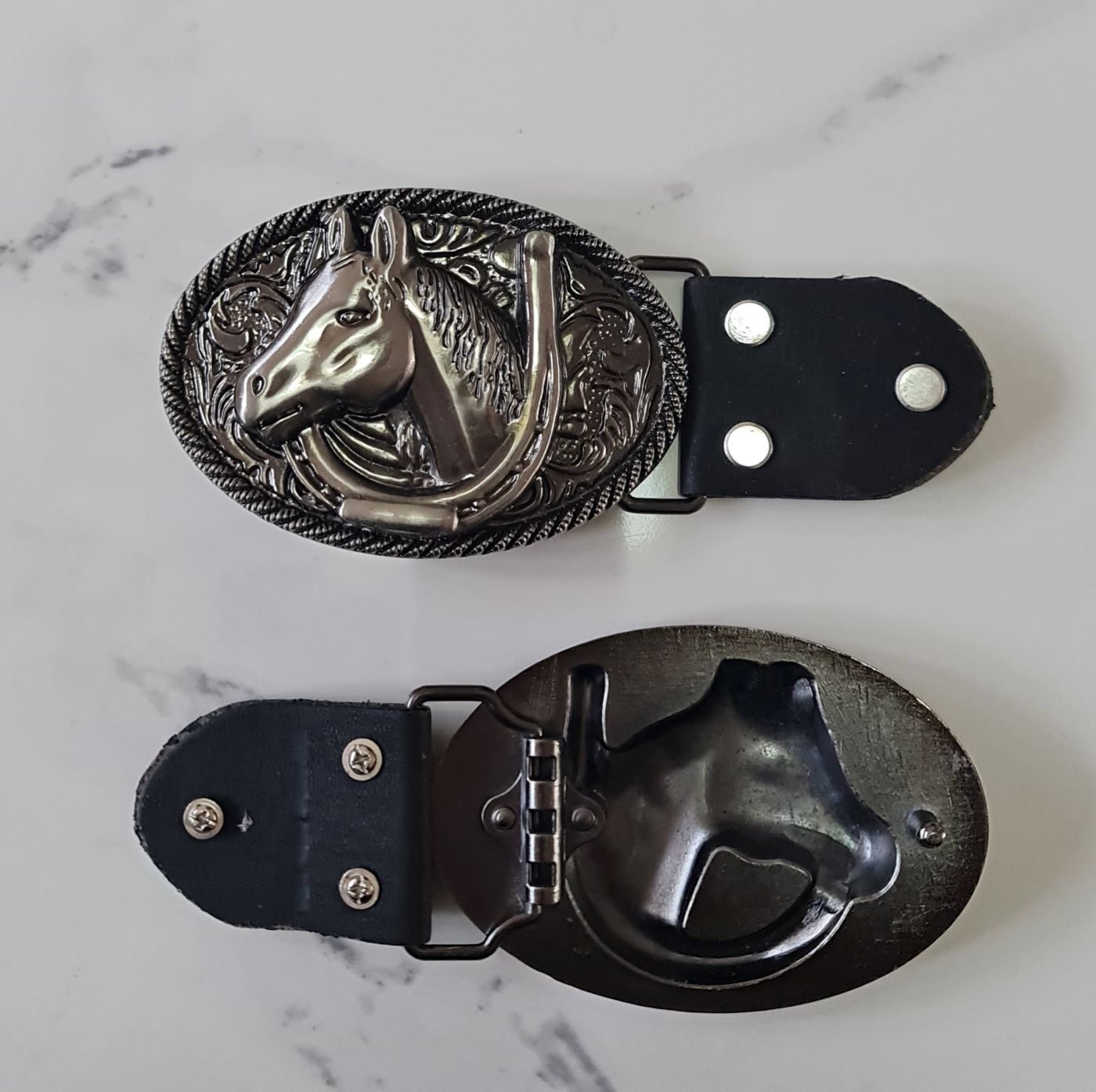 Horse Head and Horse Shoe Western Belt and Buckle Cowboy Rodeo Horse Riding Left