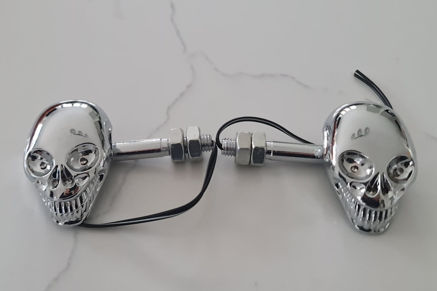 Universal Chrome 2Pcs Skull Head Motorcycle LED Amber Turn Signal Lights, Blinkers, Marker, Indicator Lights